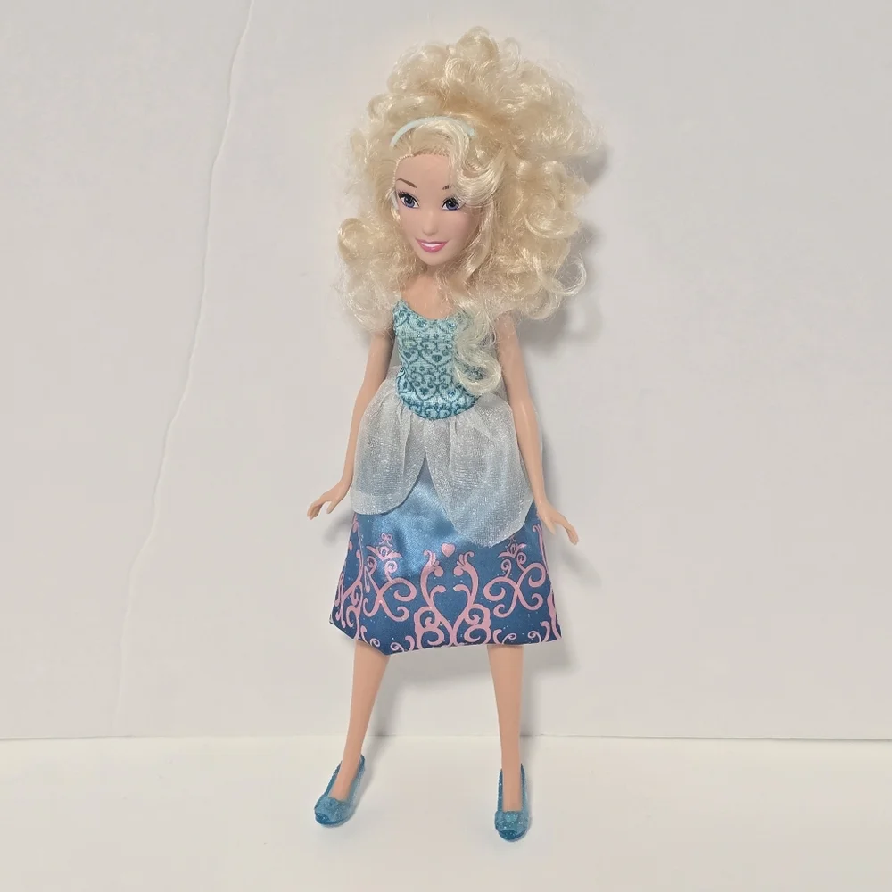 Hasbro Disney Princess Royal Shimmer Series Cinderella 11" Doll #B5288 72561 - Picture 10 of 15